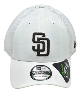 New Era Gorra San Diego Padres MLB Repreve 39thirty Talla Mediana Blanco Bordado Estructura Reciclada Accesorio Moderno y Sostenible