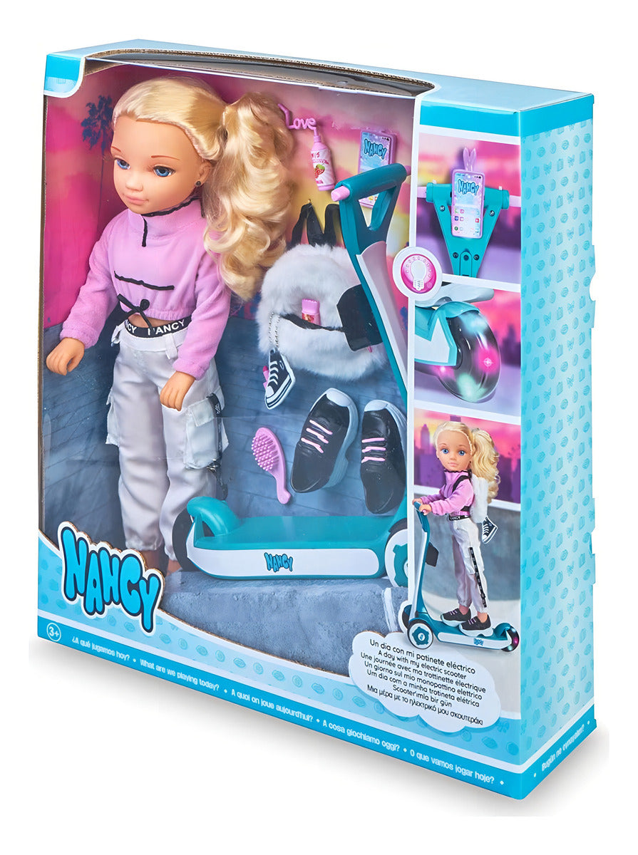 Nancy Un Dia Con Mi Patinete Con Accesorios 42cm Famosa
