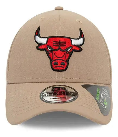 New Era Gorra Chicago Bulls NBA Repreve 9forty Strapback Marrón Claro Unitalla para Fans de Chicago Bulls Diseño Cómodo y Material Reciclado