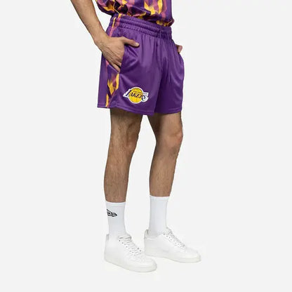 New Era Short Los Angeles Lakers Nba Estampado Violeta Talla L 100% Poliéster Ideal Para Fans Y Eventos Deportivos
