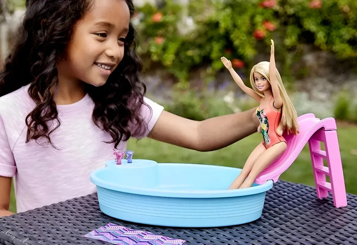 Barbie Piscina Pileta Con Muñeca Mattel Ghl91