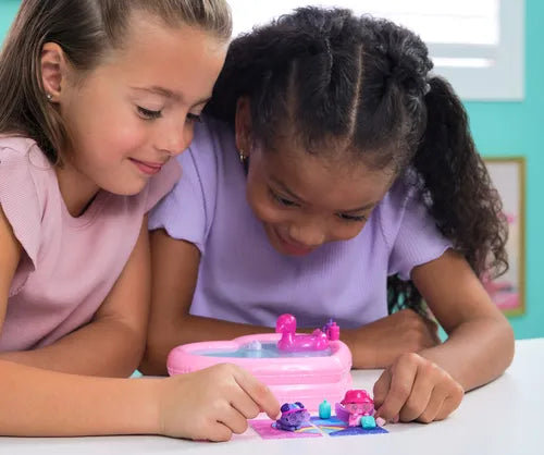 Hatchimals Alive, Juguete Neon Rainbow Bestie Pool Party Con 2 Minifiguras De Amiguitas En Huevos Con Una Colorida Revelación, 14 Accesorios, Juguetes Para Niños Y Niñas A Partir De 3 Años