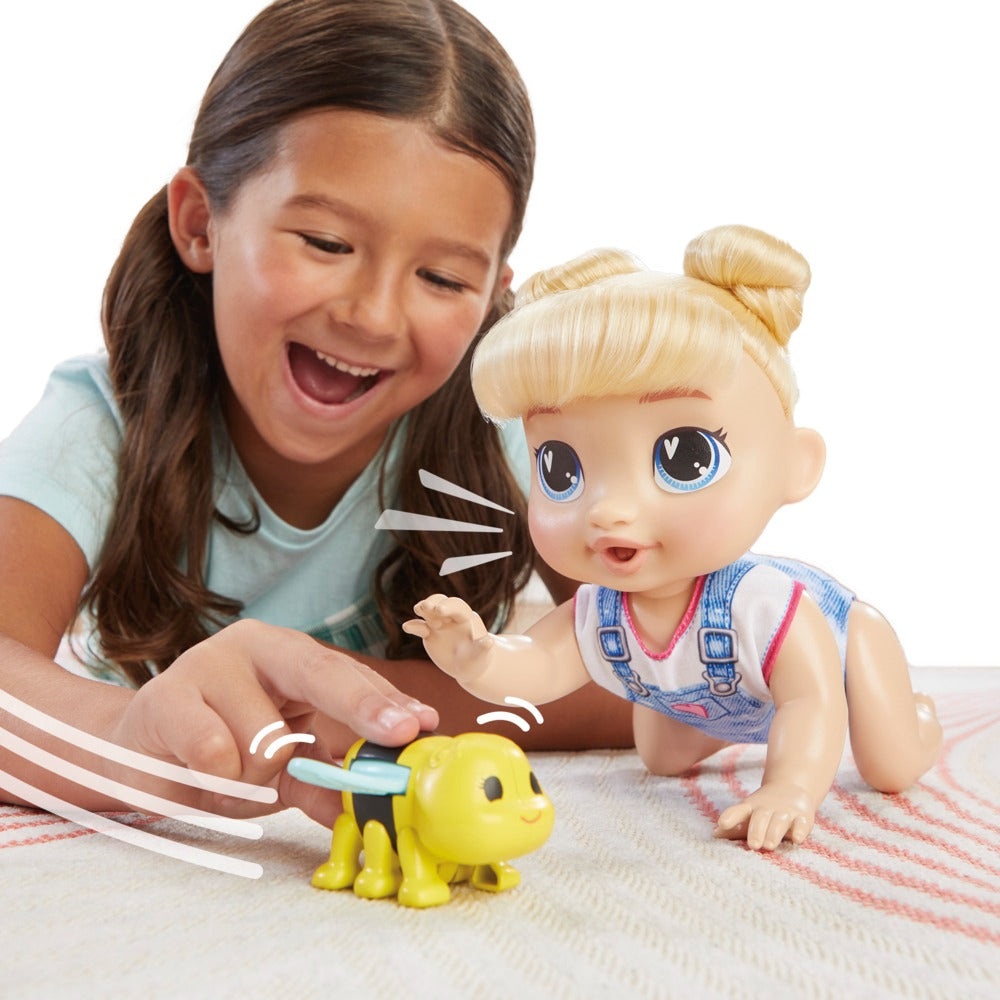 Baby Alive Muñeca Electrónica Harper Hugs de Pelo Rubio +3 años