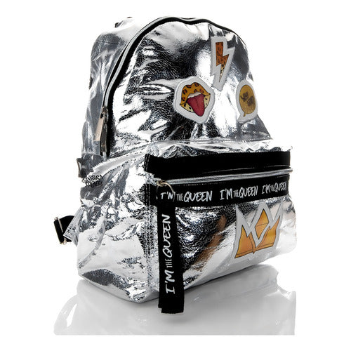 Mochila Platica Polinesia Karen Im The Queen Primaria Atm Color Plateado Diseño De La Tela Relieve