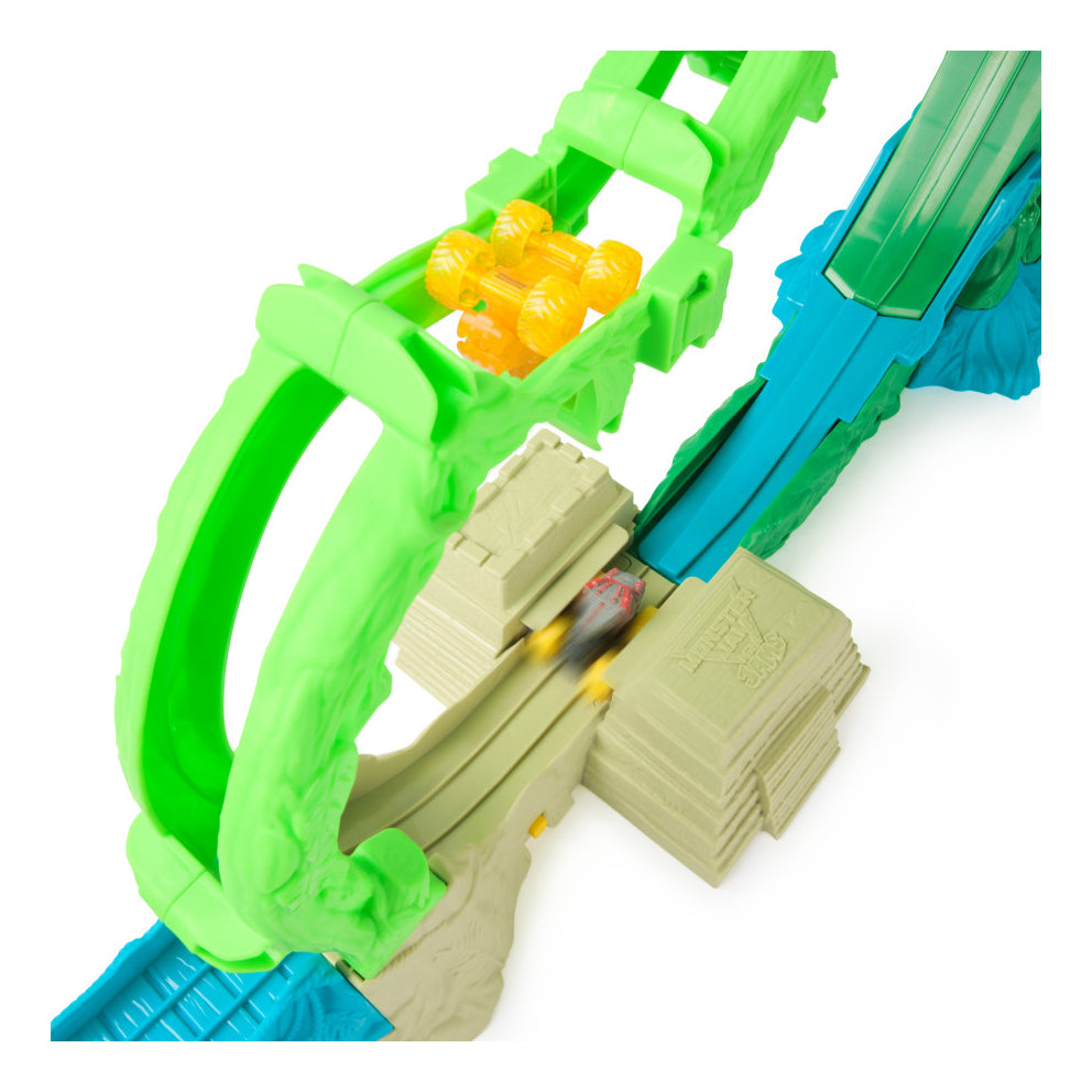 Monster Jam Mini Jams, Cobra's Crazy Escape, set de juego motorizado de 71,1 cm, 2 camiones monstruo metálicos ThunderROARus y JCB Digatron, juguetes para niños y niñas a partir de 3 años