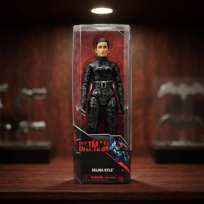 Batman Selina Kyle Figura Basica 27.5 Cm Spin Master - Vista lateral
